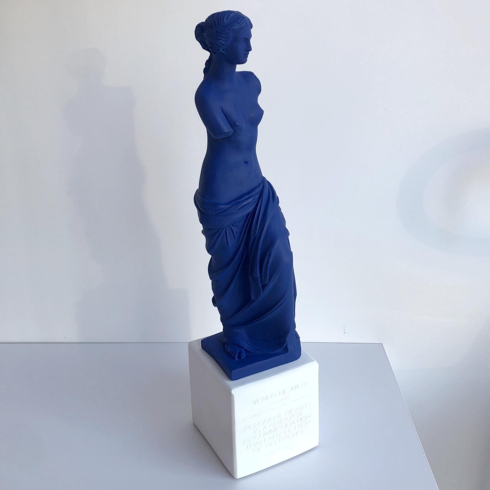 Sophia Venus De Milo Statue in Blue – Collectioni