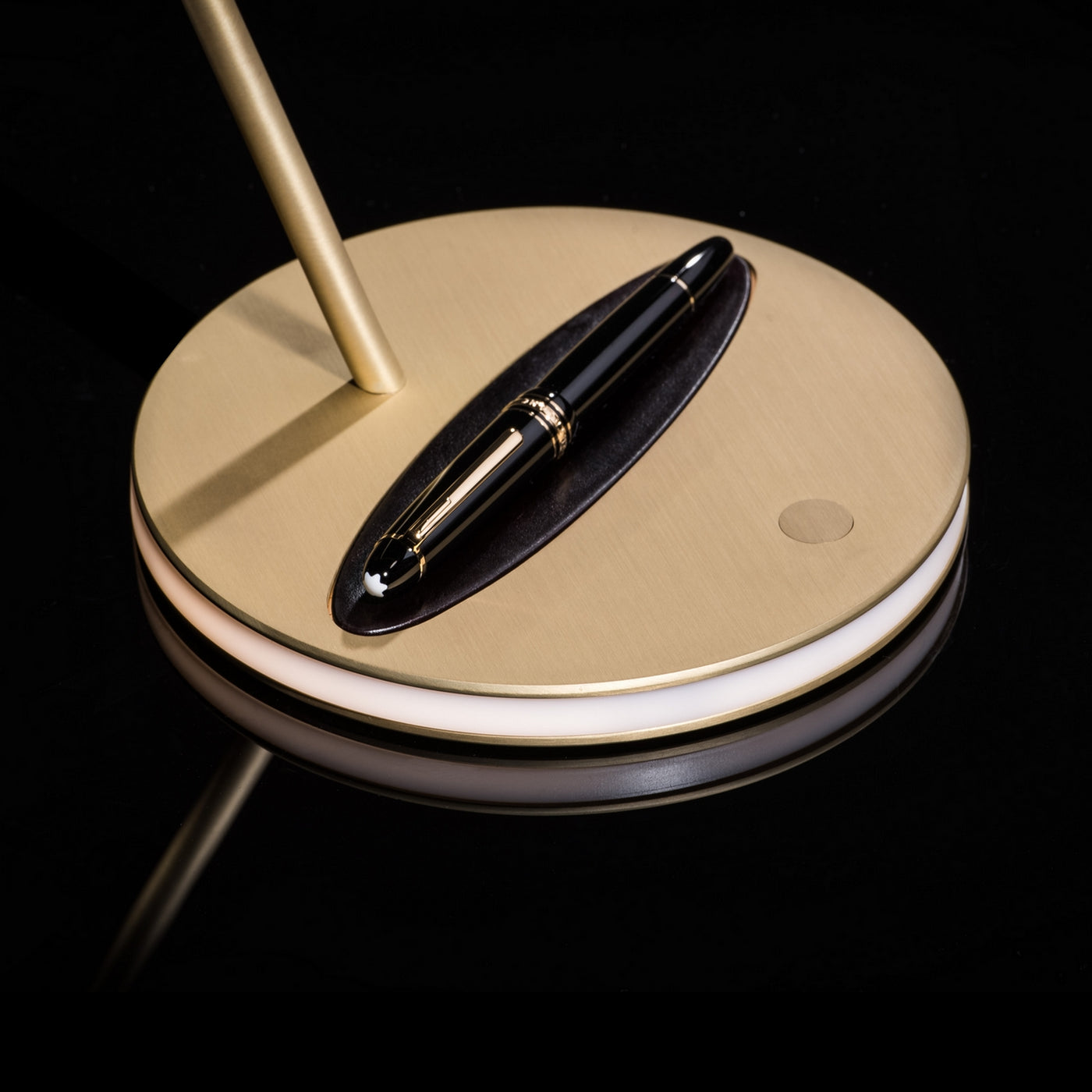 Overlay lamp (slamp x montblanc) – Collectioni